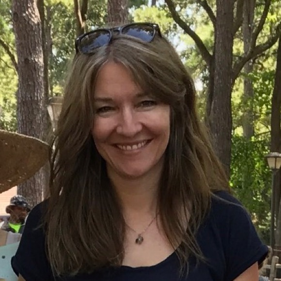 Meet your Posher, Betina - Picture 2 of 2